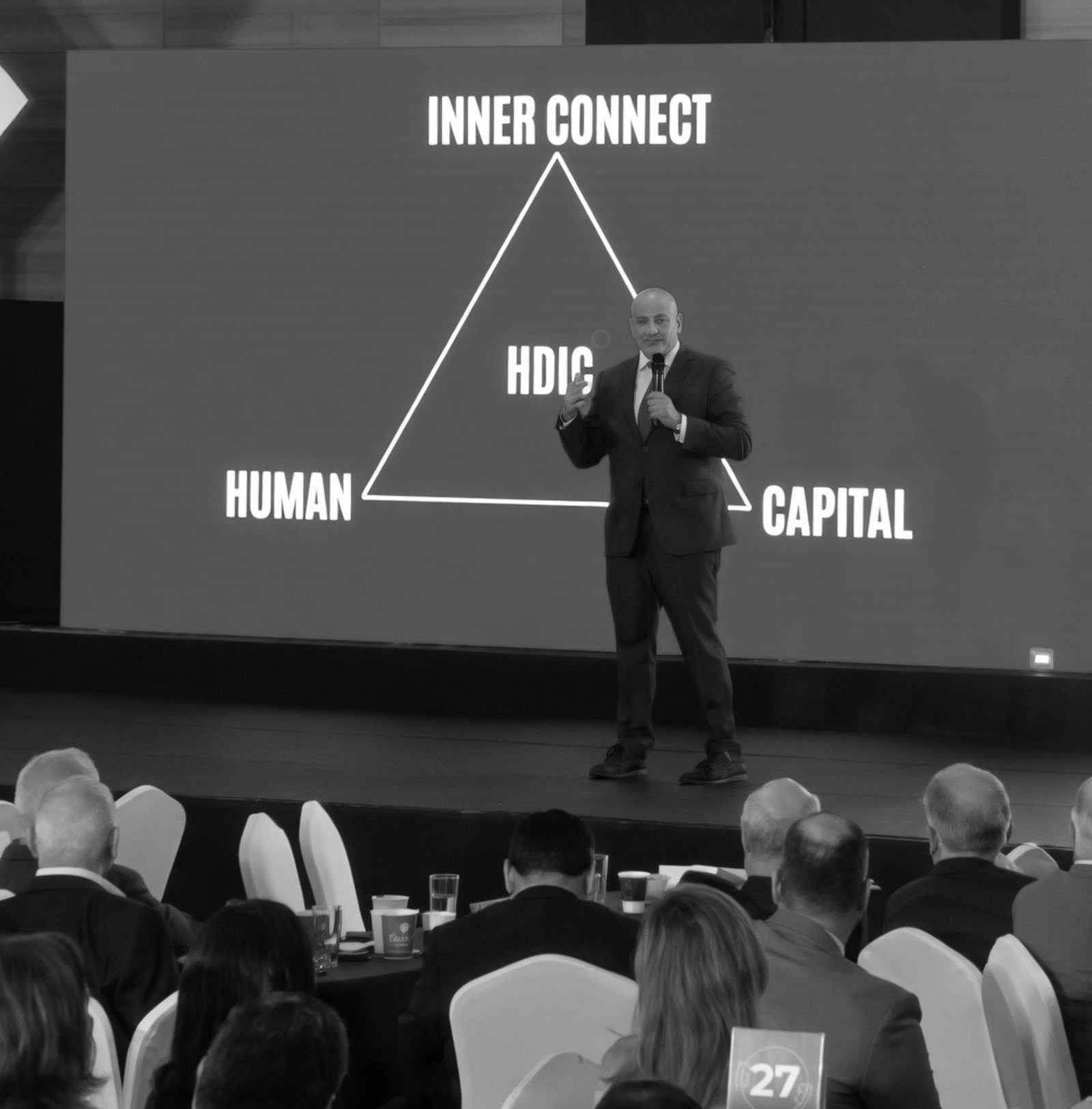 David M. Calduch en escenario con su marco HDIC